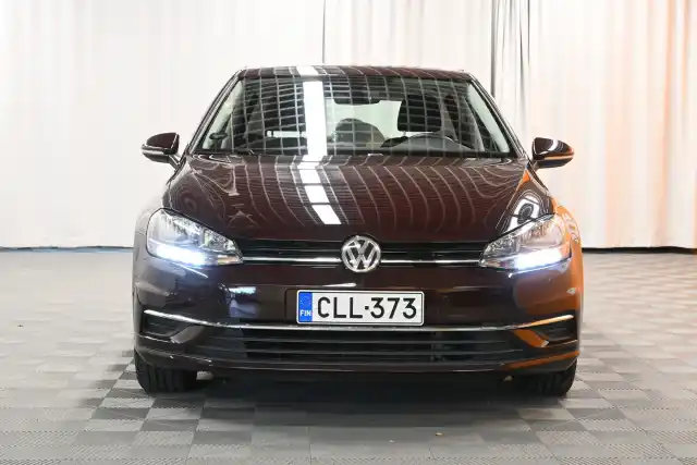 Musta Viistoperä, Volkswagen Golf – CLL-373