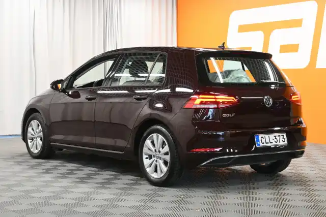 Musta Viistoperä, Volkswagen Golf – CLL-373