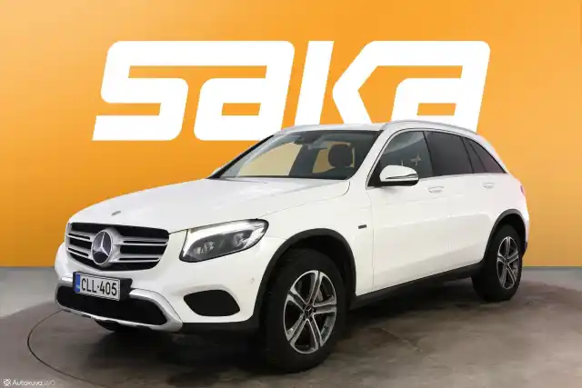 Valkoinen Maastoauto, Mercedes-Benz GLC – CLL-405