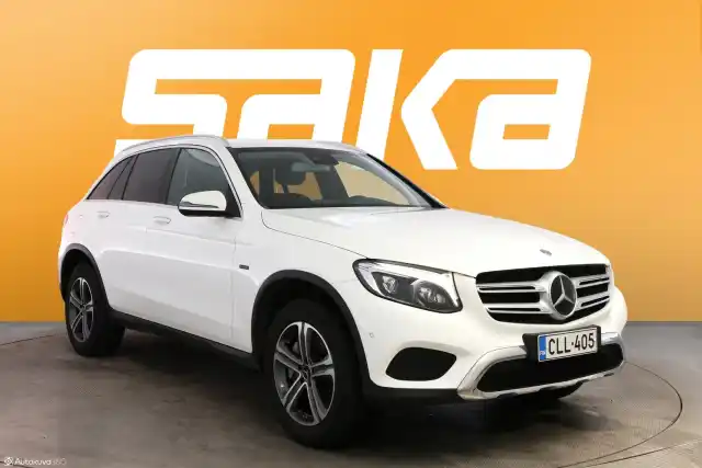 Valkoinen Maastoauto, Mercedes-Benz GLC – CLL-405