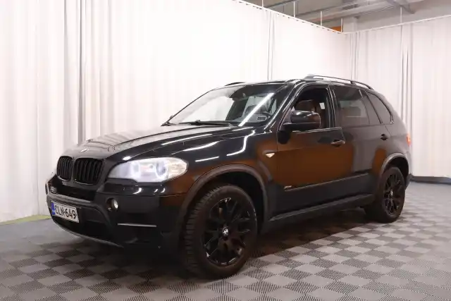 Musta Maastoauto, BMW X5 – CLN-649