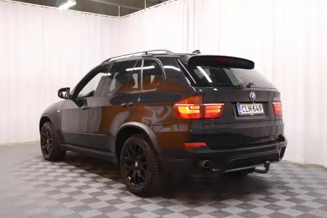 Musta Maastoauto, BMW X5 – CLN-649