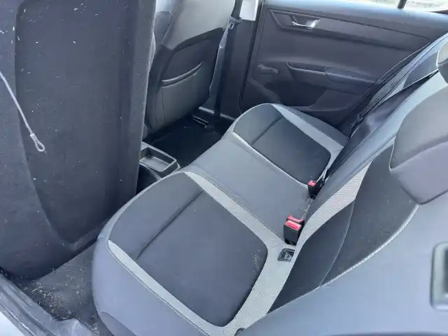 Harmaa Viistoperä, Skoda Fabia – CLO-126