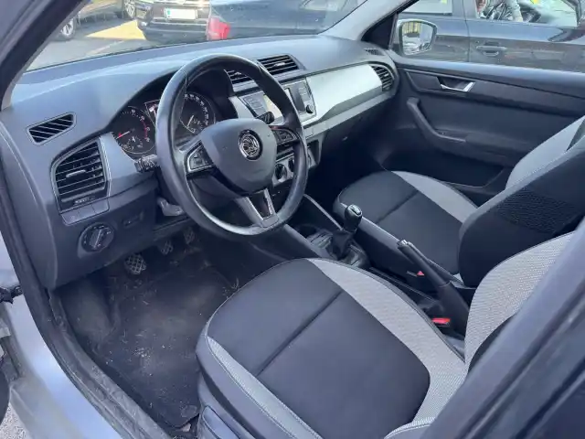 Harmaa Viistoperä, Skoda Fabia – CLO-126
