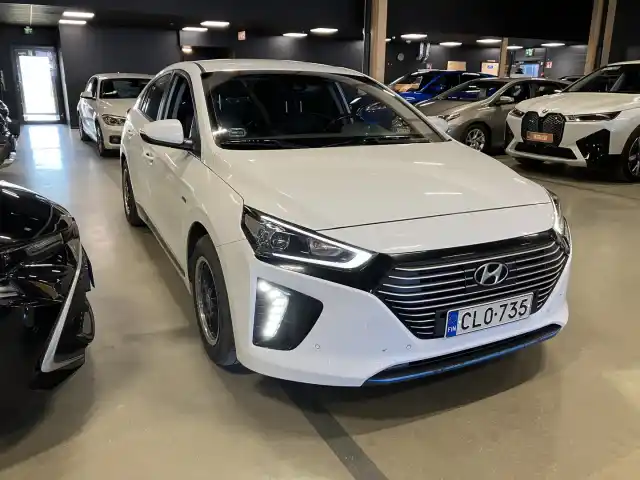 Valkoinen Viistoperä, Hyundai IONIQ hybrid – CLO-735