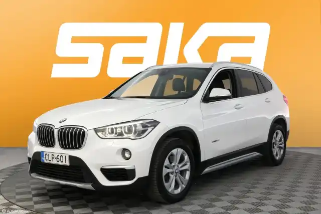 Valkoinen Maastoauto, BMW X1 – CLP-601