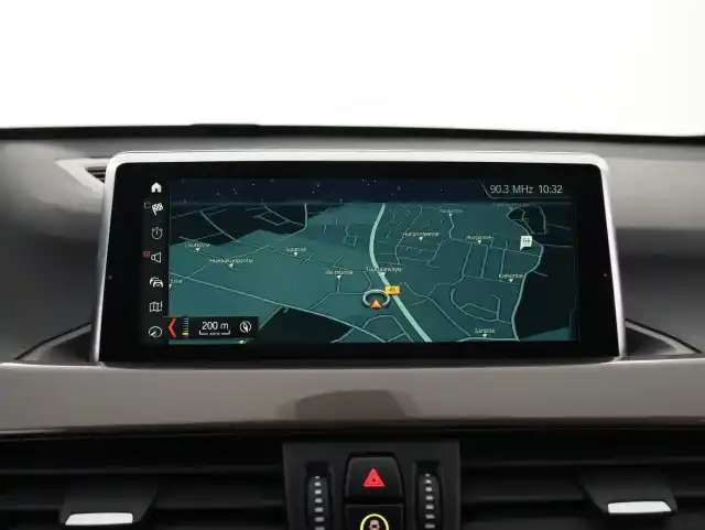 Valkoinen Maastoauto, BMW X1 – CLP-601