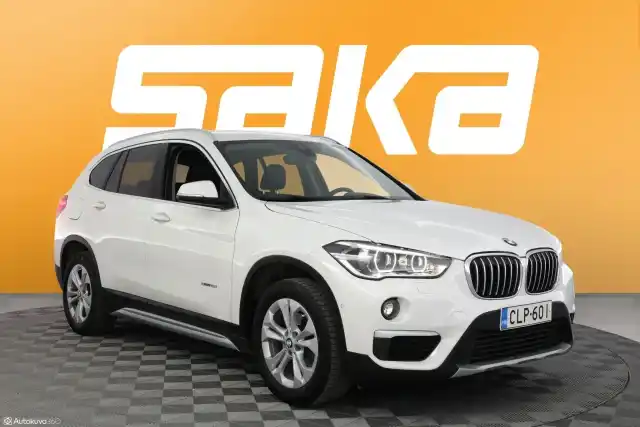 Valkoinen Maastoauto, BMW X1 – CLP-601