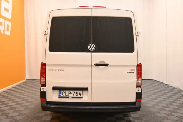 Valkoinen Pakettiauto, Volkswagen Crafter – CLP-764