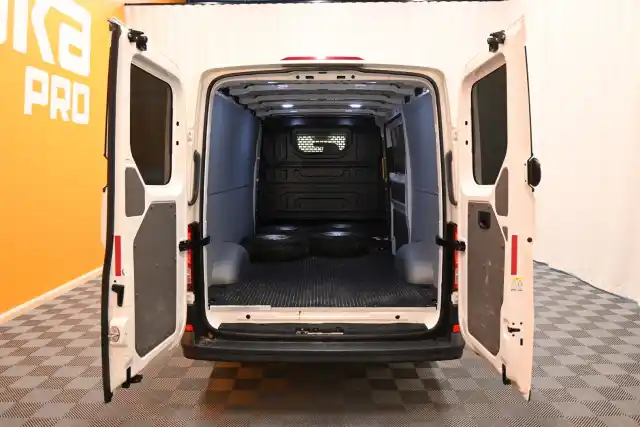 Valkoinen Pakettiauto, Volkswagen Crafter – CLP-764