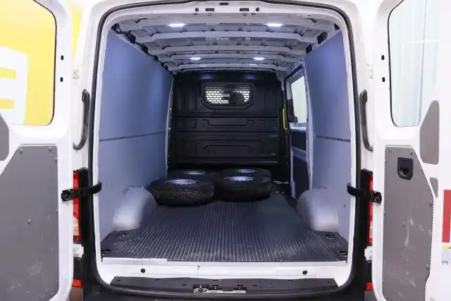 Valkoinen Pakettiauto, Volkswagen Crafter – CLP-764