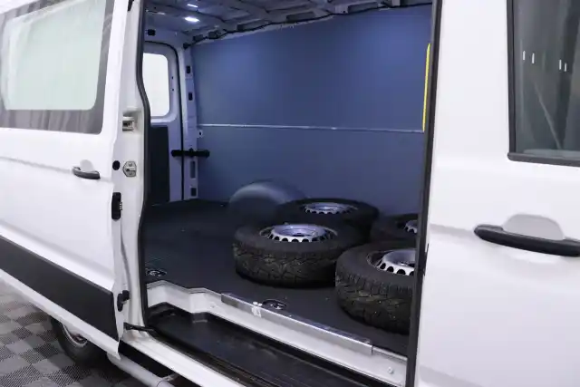 Valkoinen Pakettiauto, Volkswagen Crafter – CLP-764