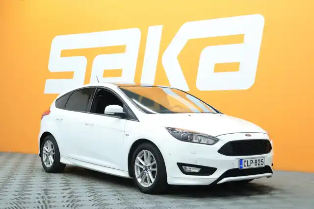 Valkoinen Viistoperä, Ford Focus – CLP-825