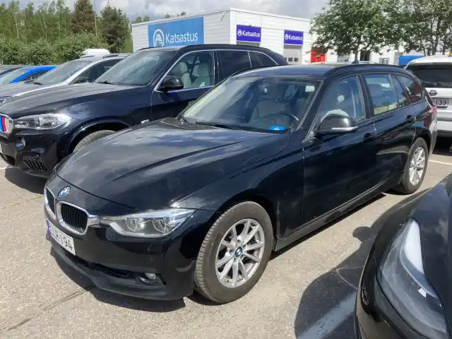Musta Farmari, BMW 320 – CLR-194