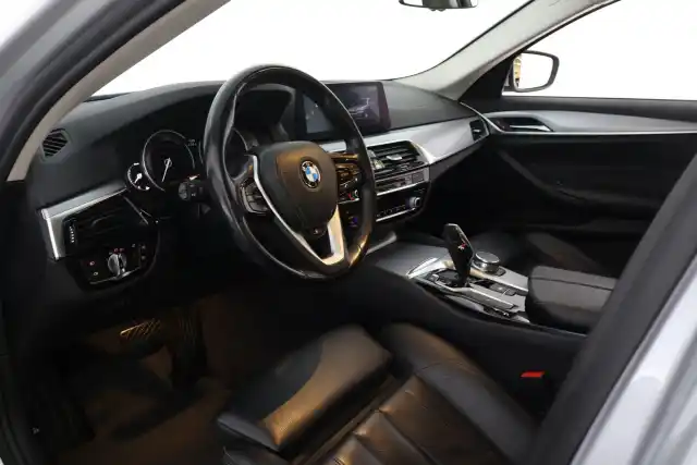 Hopea Sedan, BMW 520 – CLR-237