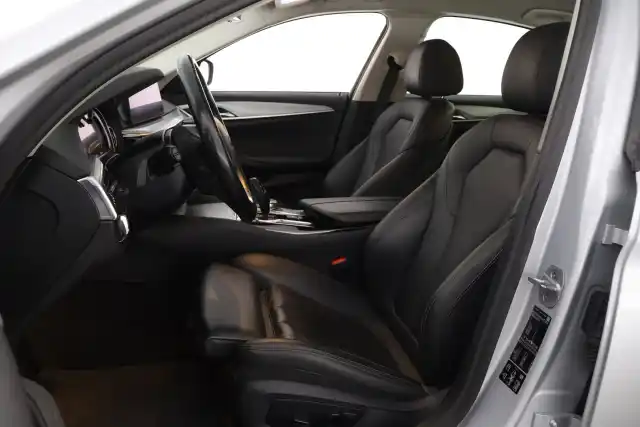 Hopea Sedan, BMW 520 – CLR-237