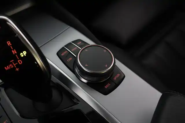 Hopea Sedan, BMW 520 – CLR-237