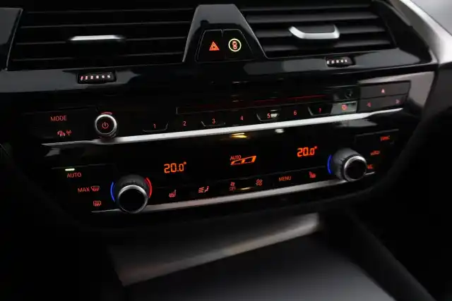 Hopea Sedan, BMW 520 – CLR-237
