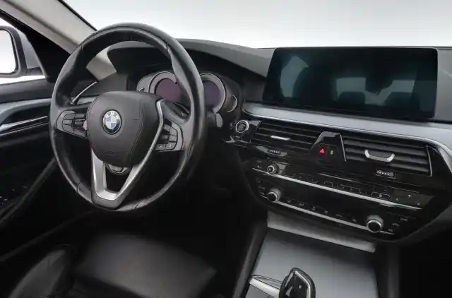 Hopea Sedan, BMW 520 – CLR-237