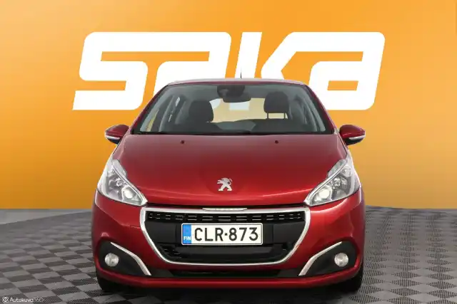 Punainen Viistoperä, Peugeot 208 – CLR-873