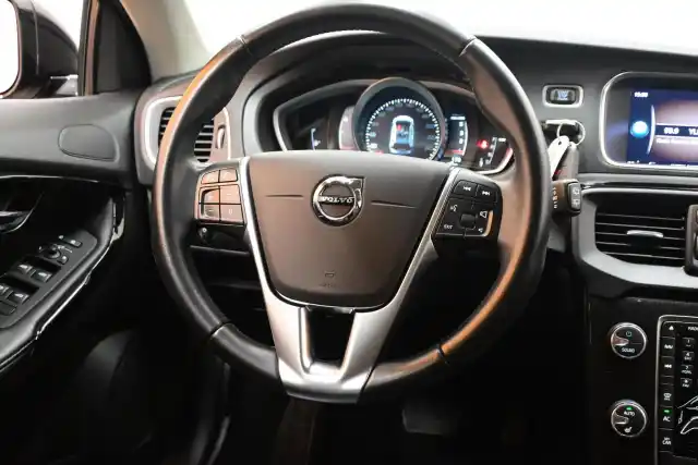 Harmaa Viistoperä, Volvo V40 Cross Country – CLS-278