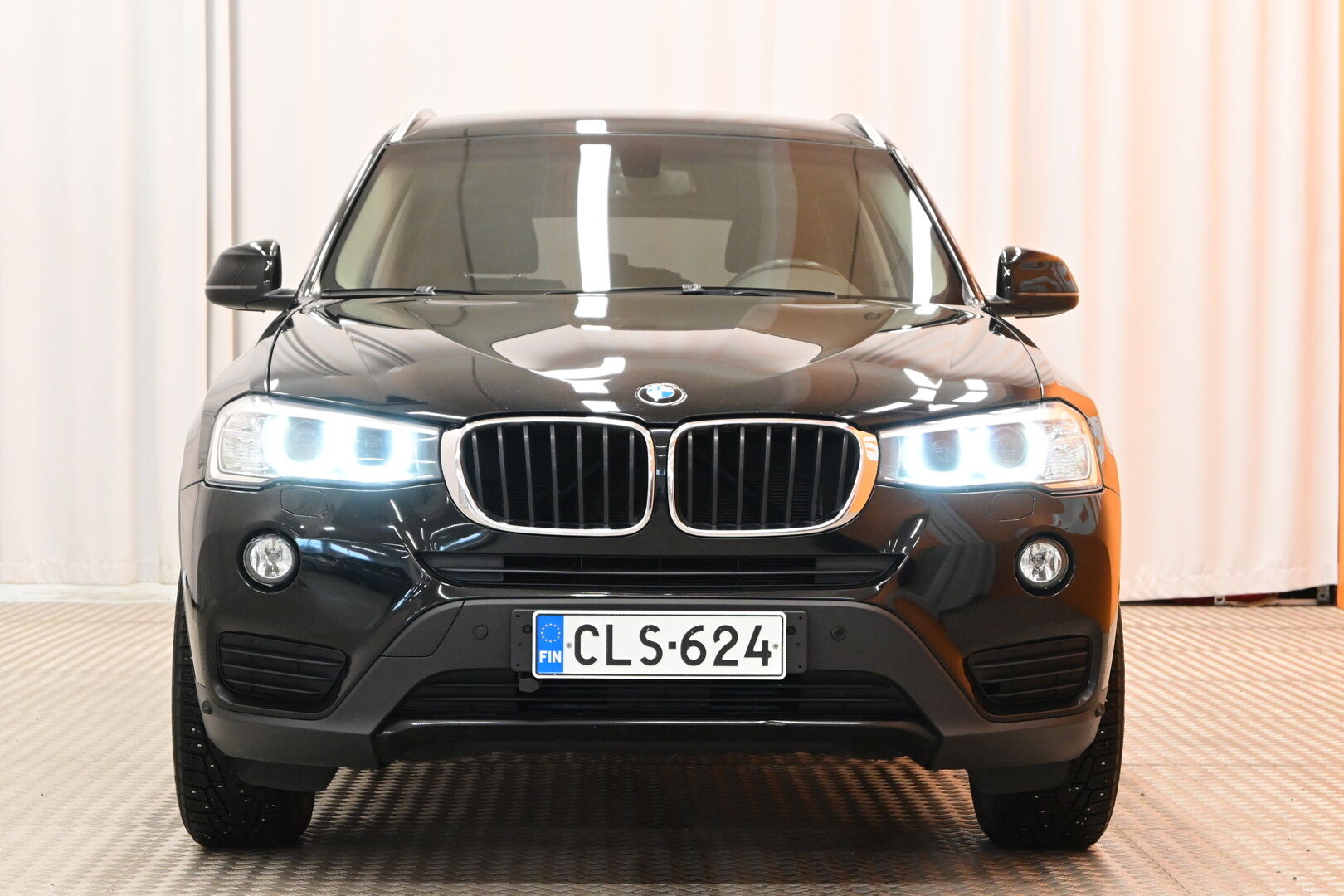 Musta Maastoauto, BMW X3 – CLS-624