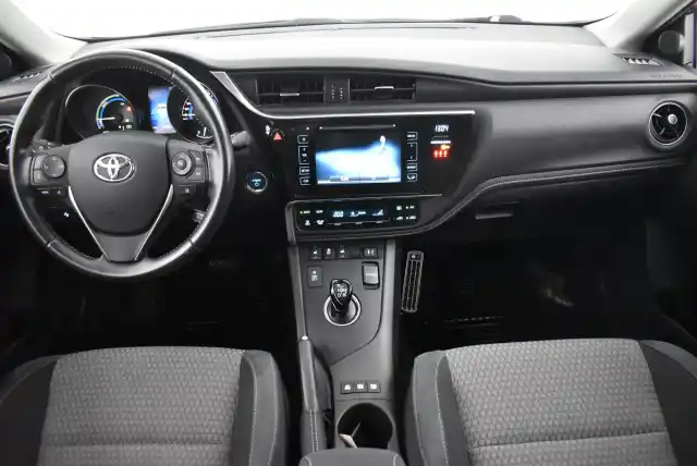 Punainen Viistoperä, Toyota Auris – CLS-997