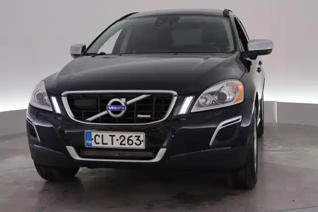 Musta Maastoauto, Volvo XC60 – CLT-263