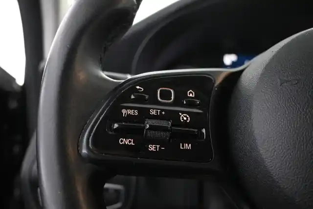 Musta Farmari, Mercedes-Benz C – CLU-518