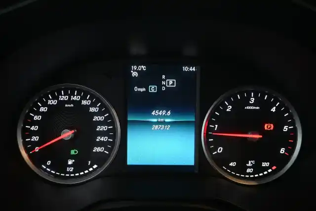 Musta Farmari, Mercedes-Benz C – CLU-518