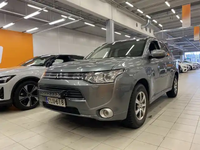 Harmaa Farmari, Mitsubishi Outlander – CLU-618