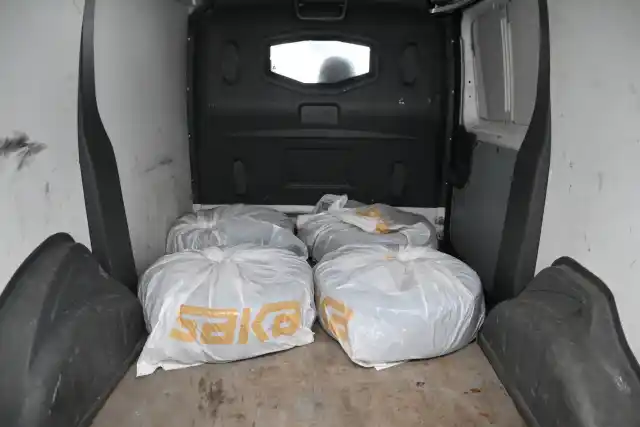 Valkoinen Pakettiauto, Citroen Jumpy – CLV-116