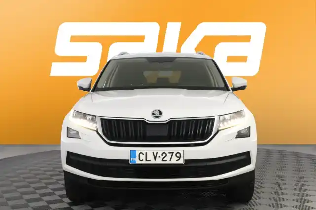 Valkoinen Maastoauto, Skoda Kodiaq – CLV-279