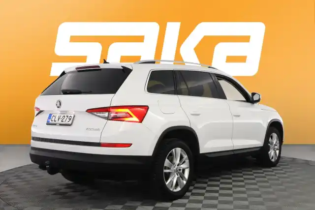 Valkoinen Maastoauto, Skoda Kodiaq – CLV-279