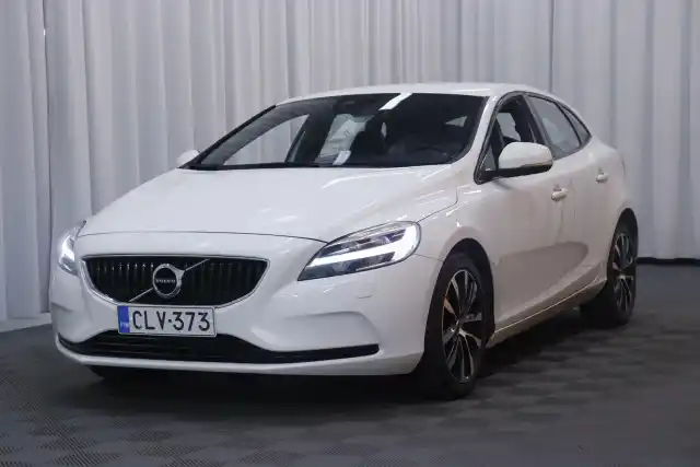 Valkoinen Viistoperä, Volvo V40 – CLV-373