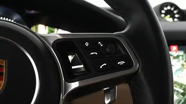 Musta Maastoauto, Porsche Cayenne – CLX-783