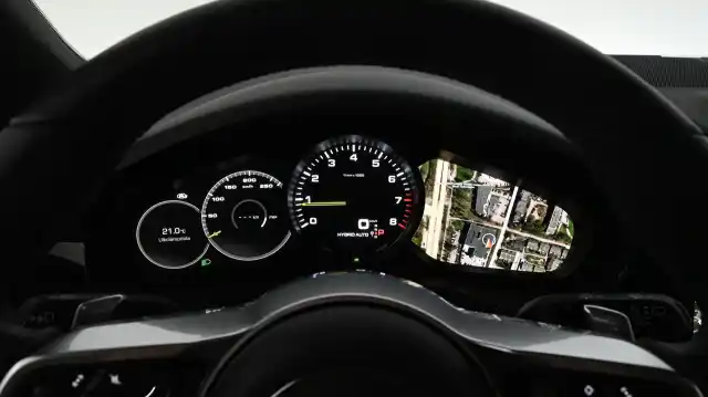 Musta Maastoauto, Porsche Cayenne – CLX-783