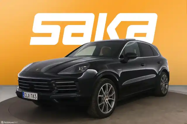 Musta Maastoauto, Porsche Cayenne – CLX-783