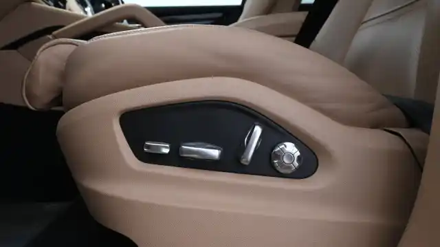 Musta Maastoauto, Porsche Cayenne – CLX-783