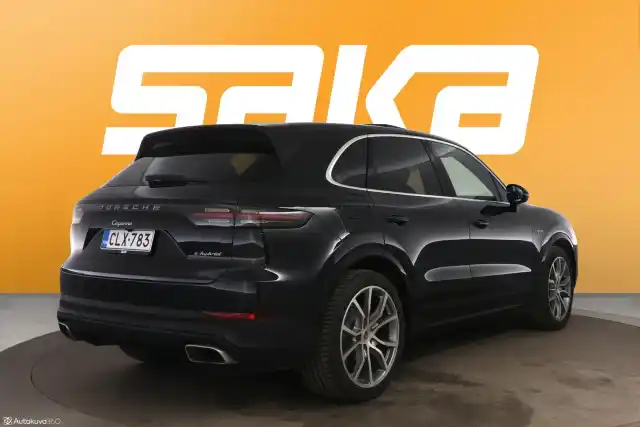 Musta Maastoauto, Porsche Cayenne – CLX-783