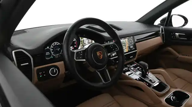 Musta Maastoauto, Porsche Cayenne – CLX-783