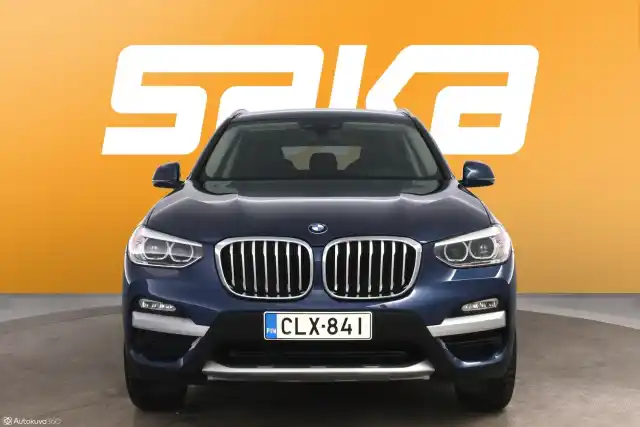 Sininen Maastoauto, BMW X3 – CLX-841