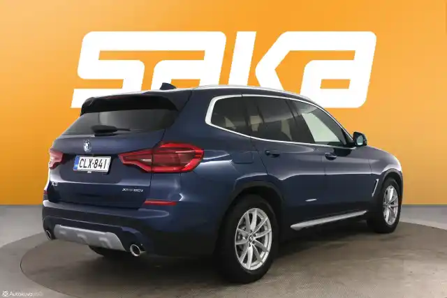 Sininen Maastoauto, BMW X3 – CLX-841