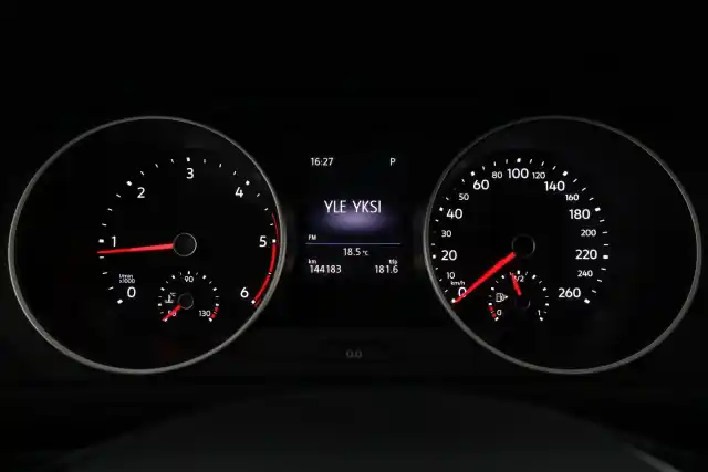 Musta Maastoauto, Volkswagen Tiguan – CLY-349