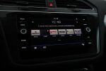 Musta Maastoauto, Volkswagen Tiguan – CLY-349, kuva 23