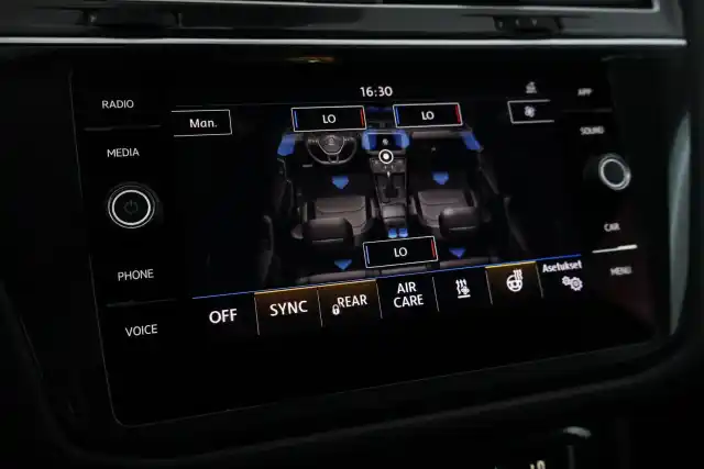 Musta Maastoauto, Volkswagen Tiguan – CLY-349