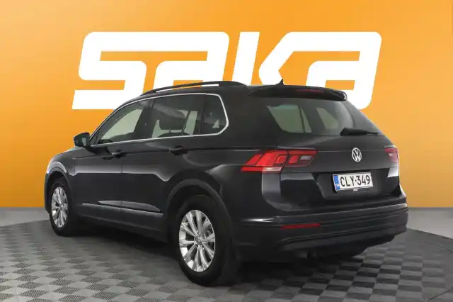 Musta Maastoauto, Volkswagen Tiguan – CLY-349