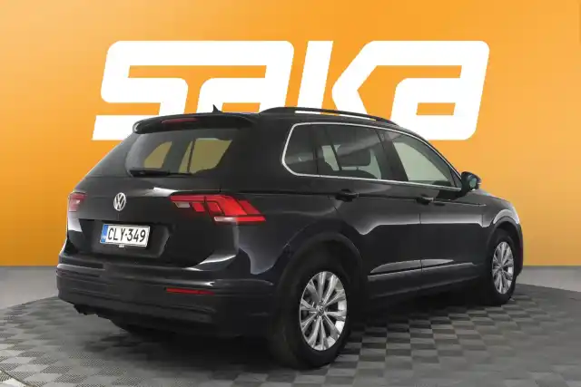 Musta Maastoauto, Volkswagen Tiguan – CLY-349