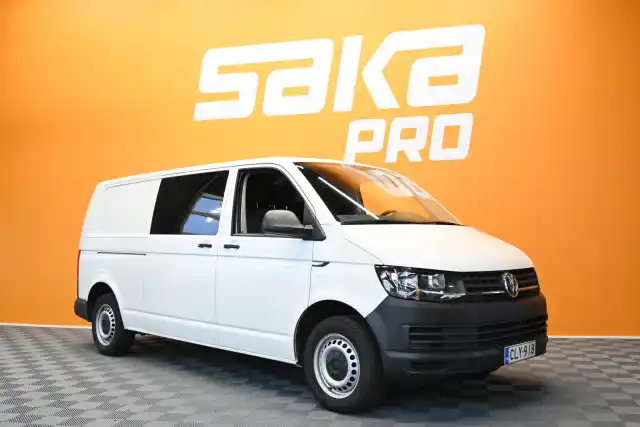 Valkoinen Pakettiauto, Volkswagen Transporter – CLY-918