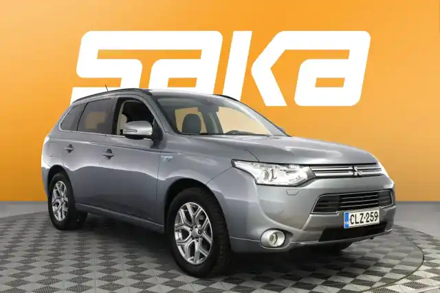 Harmaa Maastoauto, Mitsubishi Outlander PHEV – CLZ-259